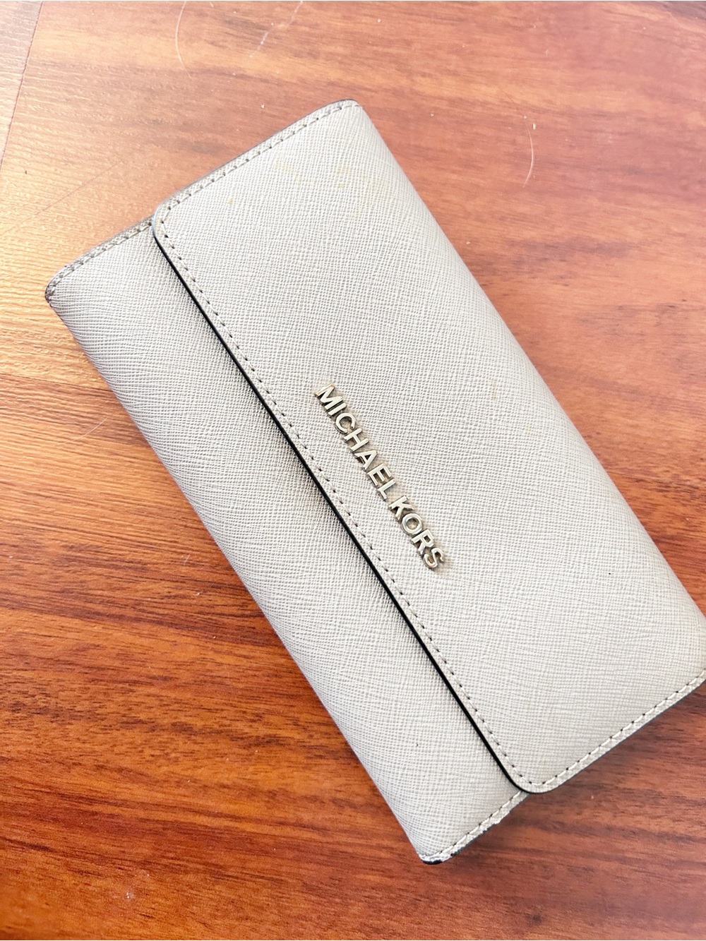 Michael Kors Jet Set Travel Large Trifold Wallet - Pearl Gray Saffiano Leather